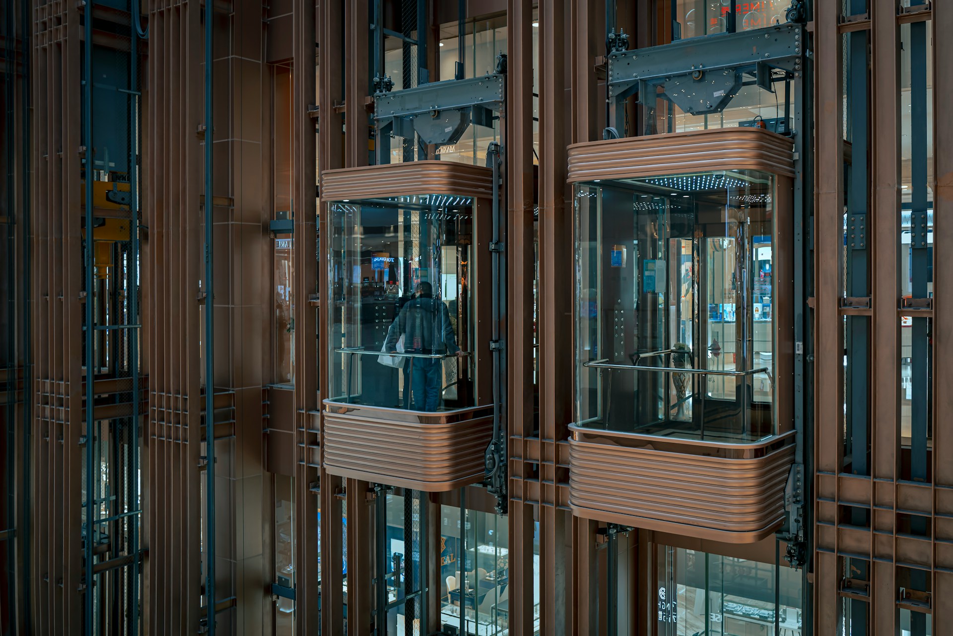 Πιο καλοί οι άνθρωποι όταν βρίσκονται πιο ψηλά!